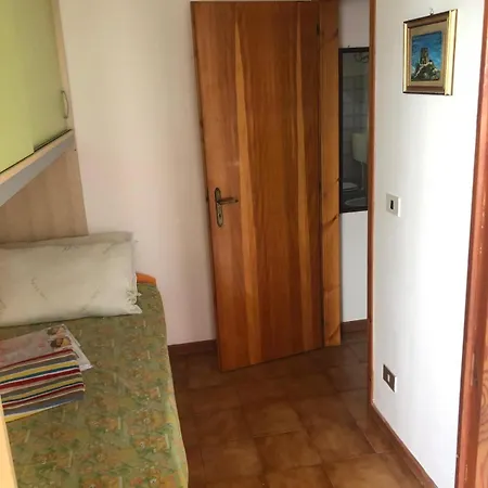 Via Pitagora, 500 Metri Dal Mare